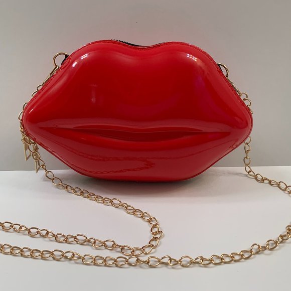 Trunkstar Handbags - Lip Shaped Kisses Handbag /Purse - Red - Gift Idea